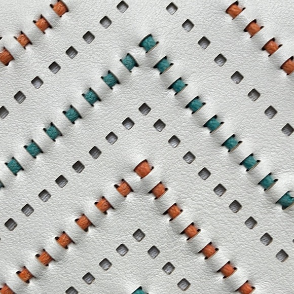 Urban Expressions White Zip Clutch/Wallet-8”x4 1/2” - Picture 7 of 7